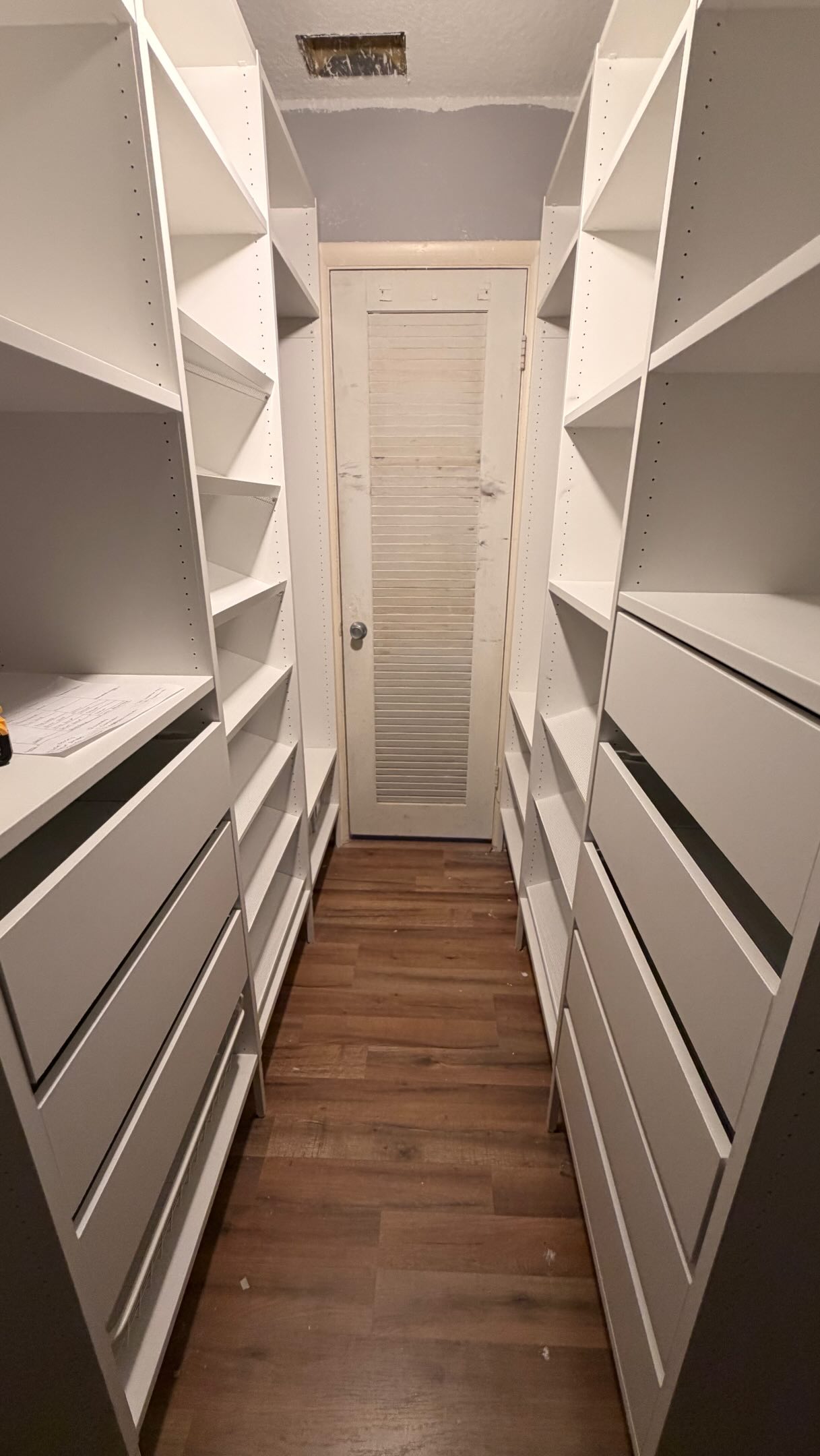 Built-in closet and shelving carpentry
